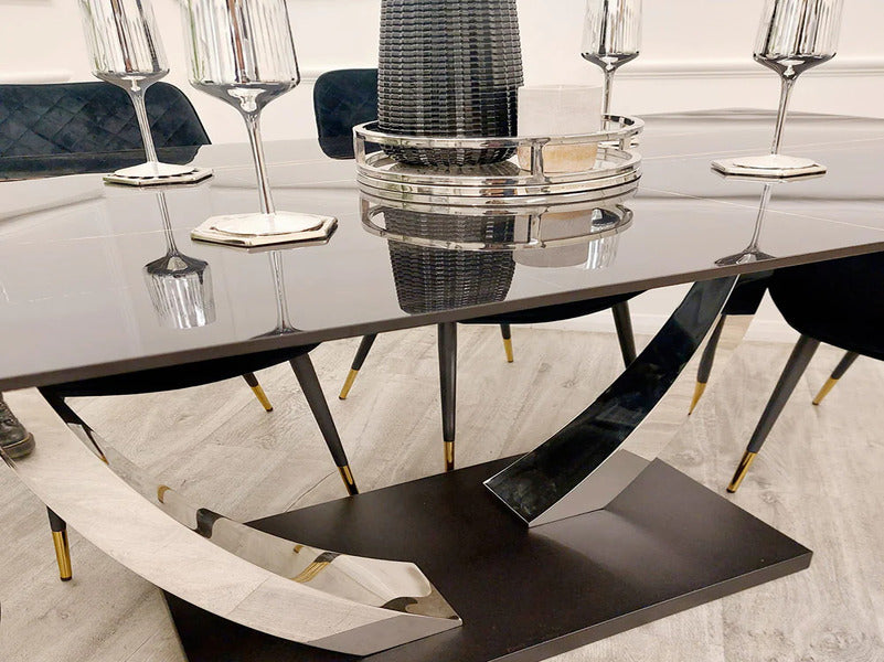 Venus Dining Table with 4 Black Luna Chairs